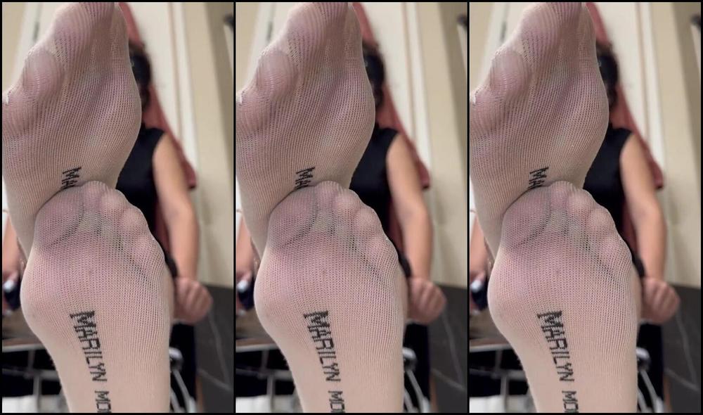 Goddess Elena Nicknamed Solebeauty93 01 08 2026 Onlyfans Video Be A Good Boy And Take Care Of Mommys Feet