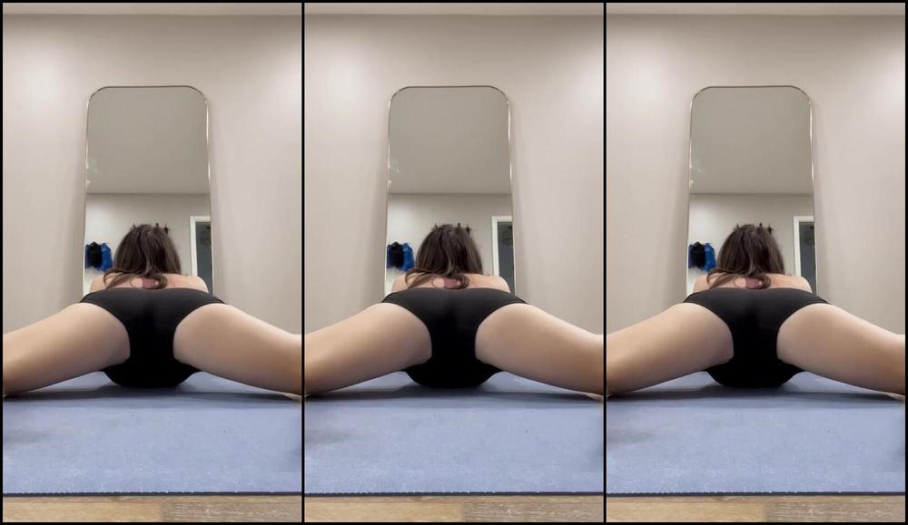 Melissa Nicknamed Omwithmelissa 09 24 2025 Onlyfans Video A Prayer For These Legs And Some Smooches To My Favorites