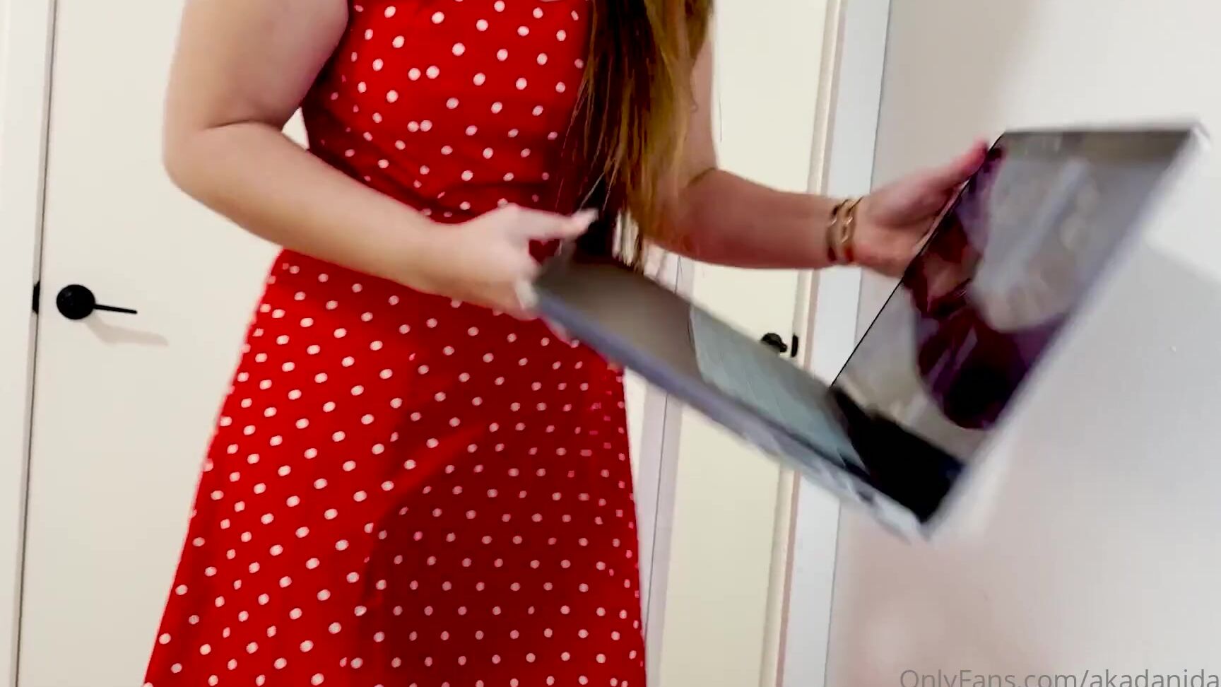 Dani Daniels Aka Akadanidaniels 08 20 2024 Onlyfans Video You Are Supposed To Be Taking Care Of My Computer And You Are Watching My Porn