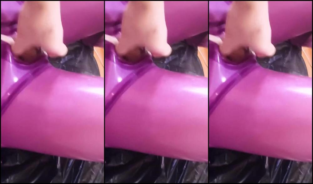 Vanillamuddy's Onlyfans Exclusive Video Leaked: Femdom mistress dominates her slave with kinky fetish