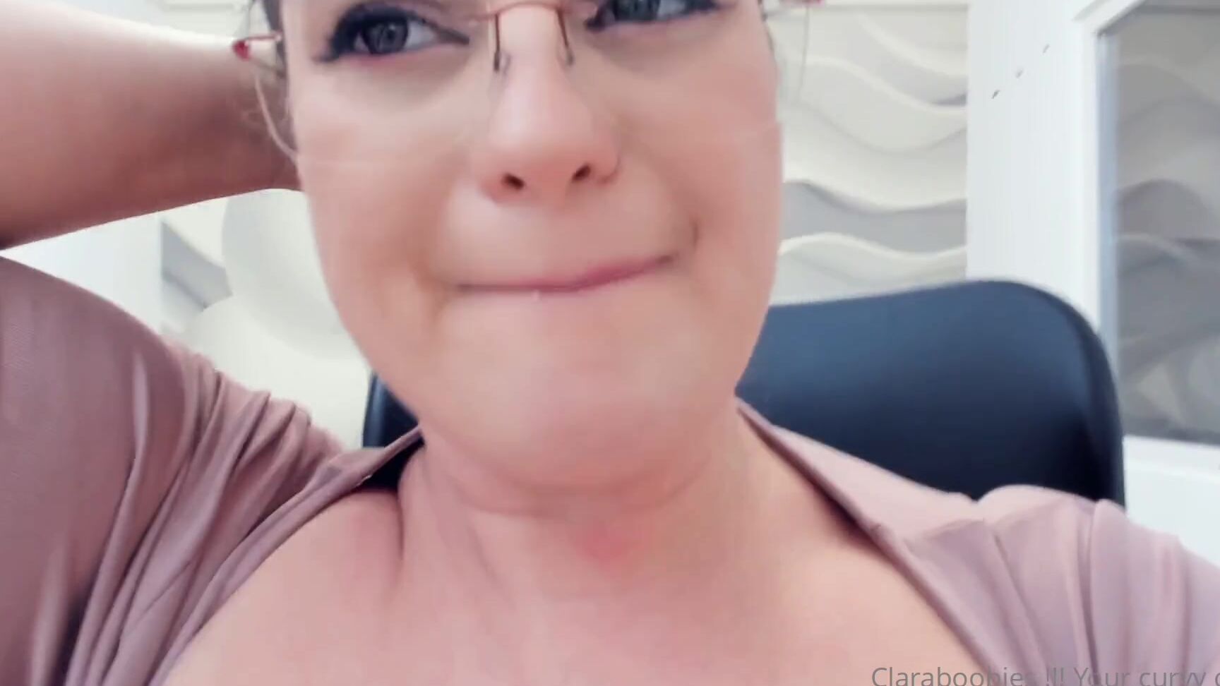 Onlyfans - Mistress Claraboobies dominates with her feet and Claraboobs