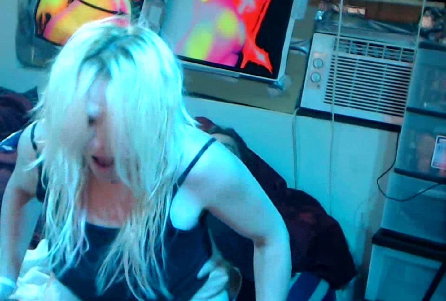 Fat white bitch Jadesway rides & fucks hard in webcam adulttheater doggystyle