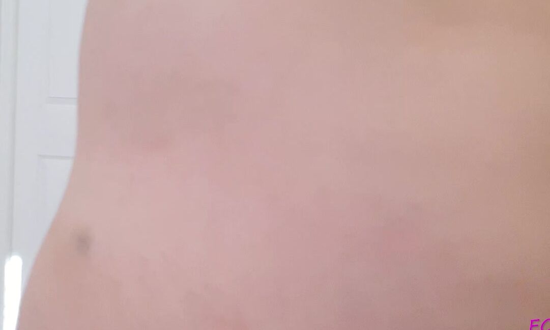 Pinkcandyec Girl Thanks Guy For Helping Her