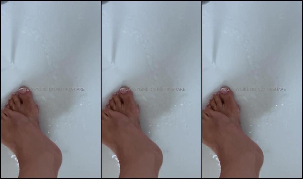 Thegassygirl Nicknamed Thegassygirl 07 06 2025 Onlyfans Video Washing Off All The Filth Unless A Good Little Sub Wants To Use Their Tongue Instead