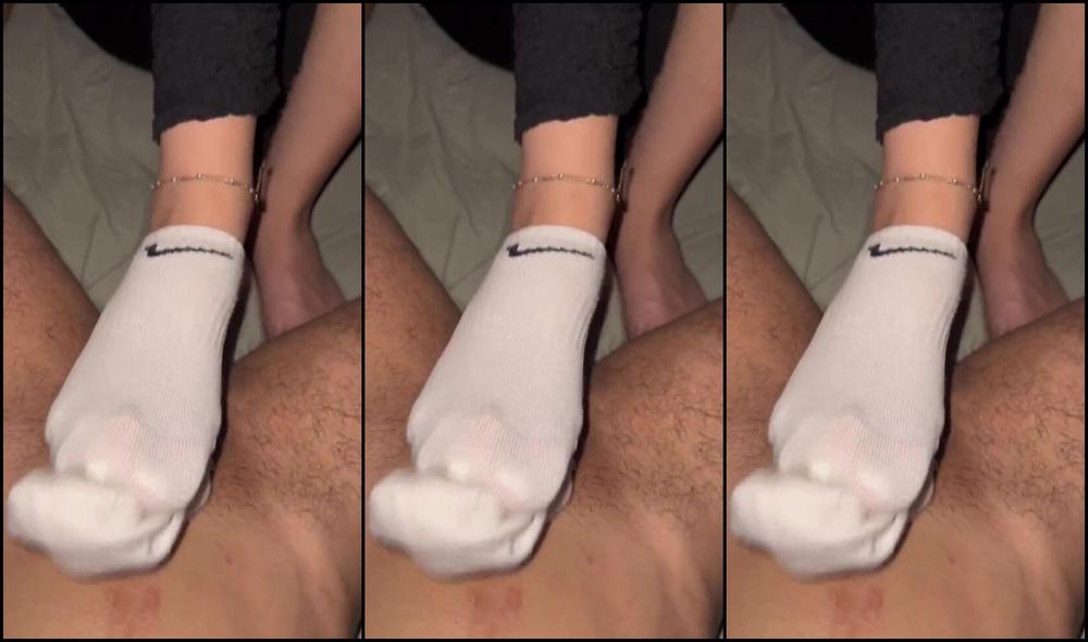 Celine Feetcoupleeee Nicknamed Feetcoupleeee 10 29 2025 Onlyfans Video Dm For 12 Minute Full Version