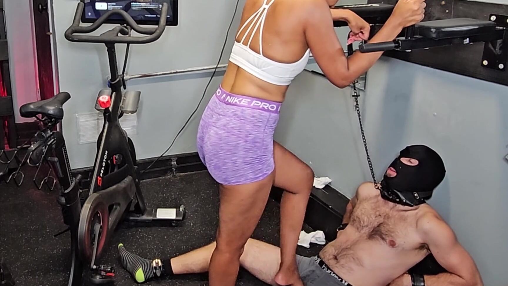 Domina Bianca Nicknamed Dominabianca 09 24 2025 Onlyfans Video Fresh Off My Workout My Sweaty Feet Are All Yours