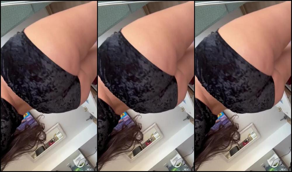 Leaked Gataxuxu 20471: Femdom mistress dominates onlyfans with her feet