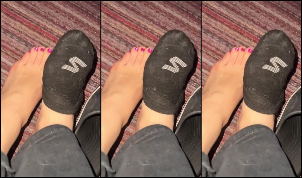 Latina Goddess Nicknamed Latinafeetgoddesss 11 01 2024 Onlyfans Video After A Long Day At Work