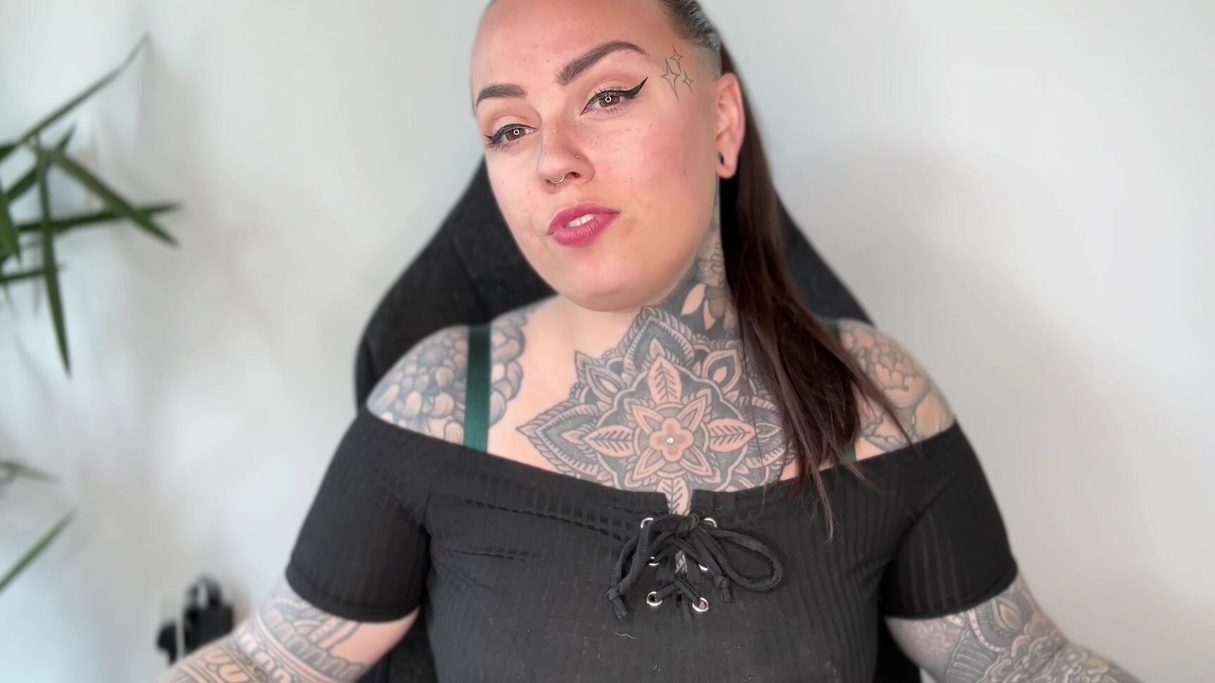"MissValentina" femaledomination, femdom, femdompov, femdomsex No Quitting Femdom Manyvids