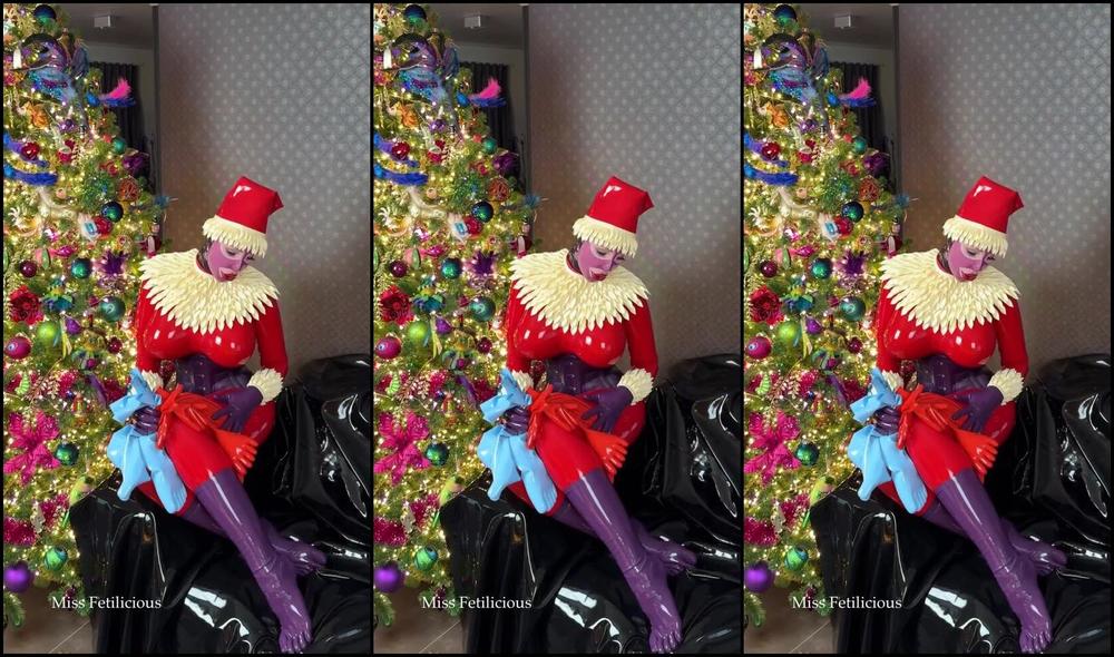 Miss Fetilicious is a naughty Santa with some new lingerie and a new toy - Onlyfans Video What Did Santa Bring You For Christmas This