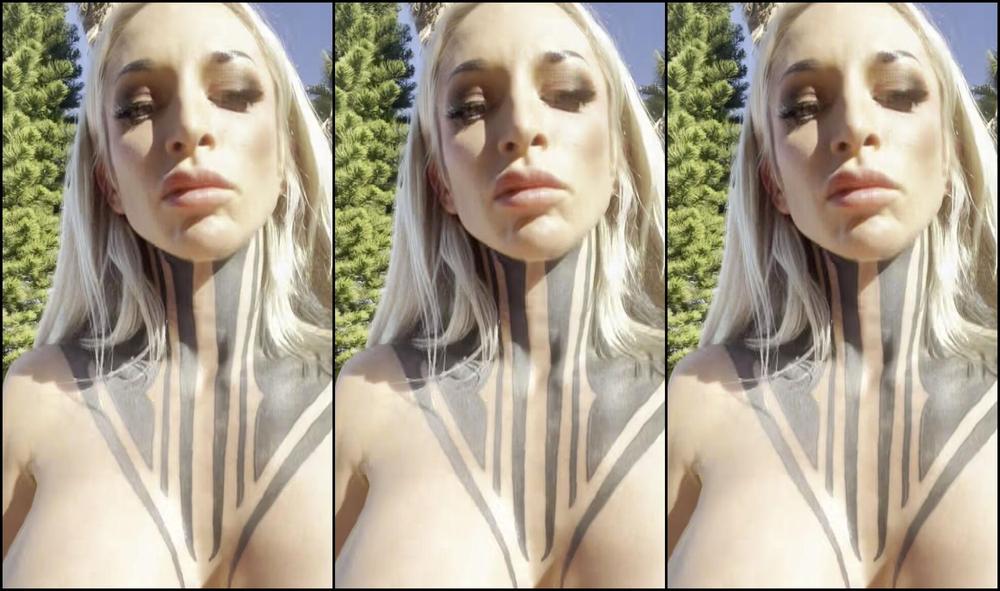 KatoPunk's Solitary Flexing in the Sun with her Tattoos and Naked Muscles