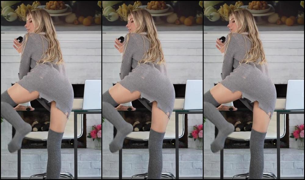 Emma Sirus Nicknamed Emmasirus 10 27 2025 Onlyfans Video Comfy And Casual Can Be Hot Too Just Pull My Tights Down And Find Out