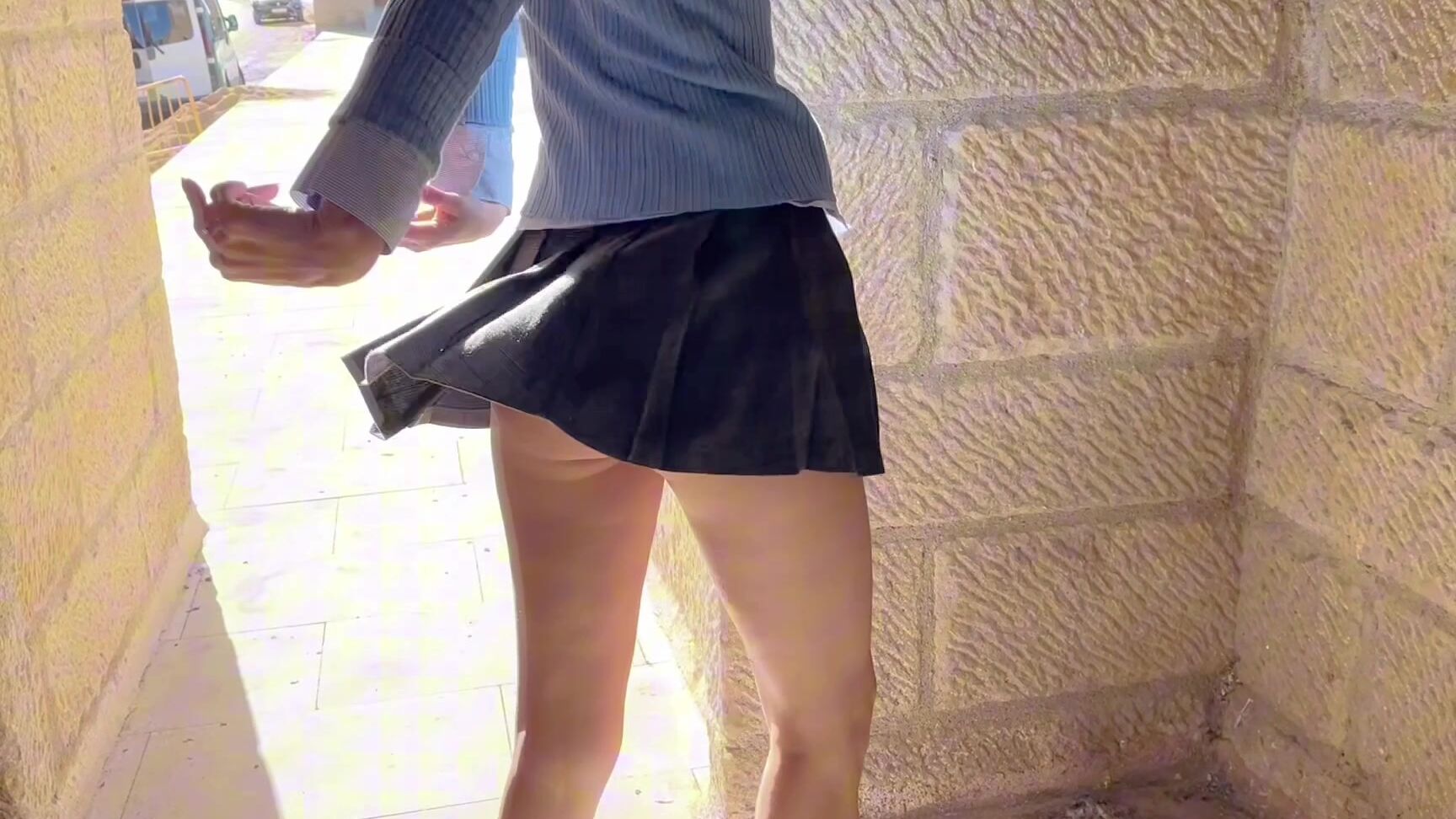 Lissa Brown Risky 2 Pee In Public With Sex