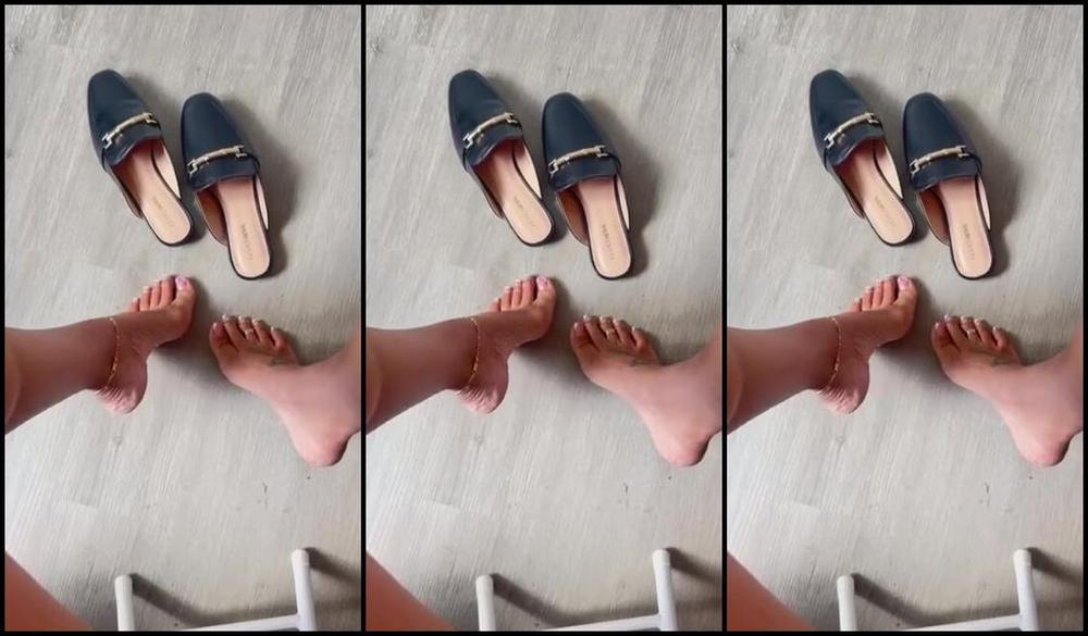 Queen Bella Nicknamed Erotichigharchs 10 9 2025 Onlyfans Video Stare At Them Smell Them Rub Them, Suck Them &