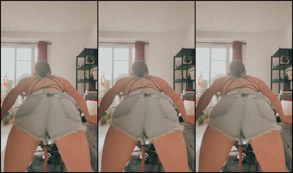 Watch Onlyfans mistress tease and dominate with her kinky twerking