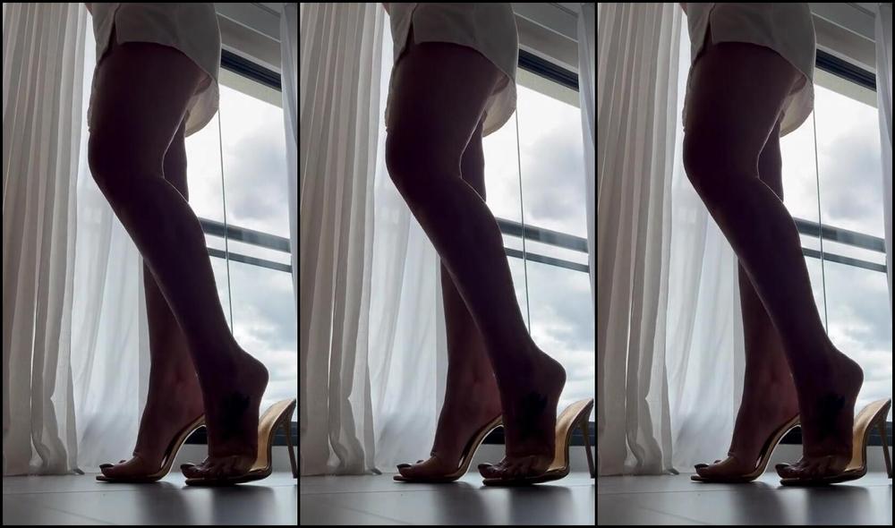 Goddess Grazi dominates & humiliates onlyfans with her feet & goddess-like skills in 2025 Onlyfans video