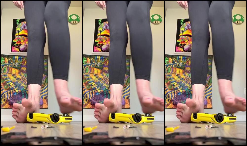 Peppermint Giantess Nicknamed Peppermintgiantess 09 22 2025 Onlyfans Video I Was Looking At That Car I Crushed The Other Day And Thought I Can Do