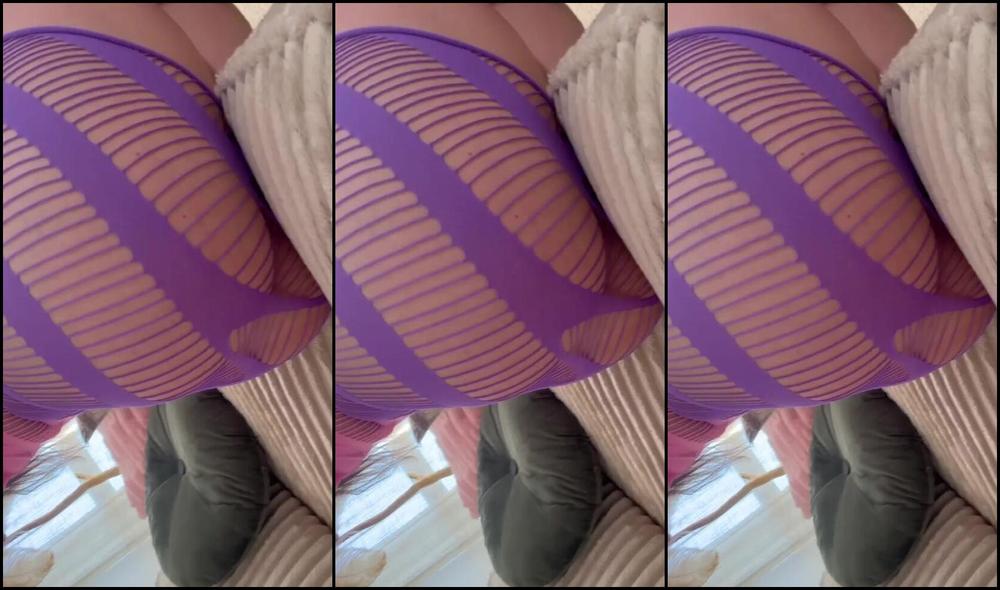 Lucy Sanivy's Onlyfans video Payday Is Here: Femdom mistress dominates with feet & domination