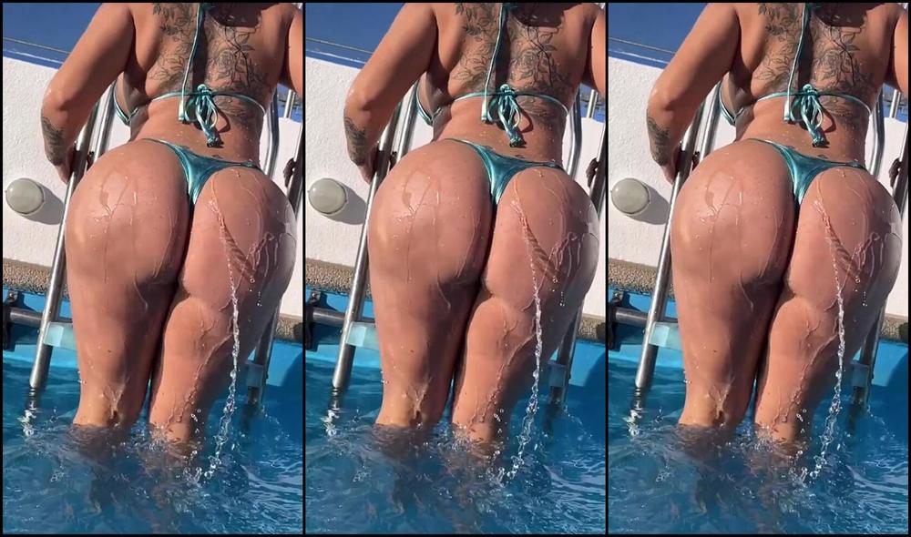 Onlyfans: Mistress Gata Xuxu dominates with feet & femdom