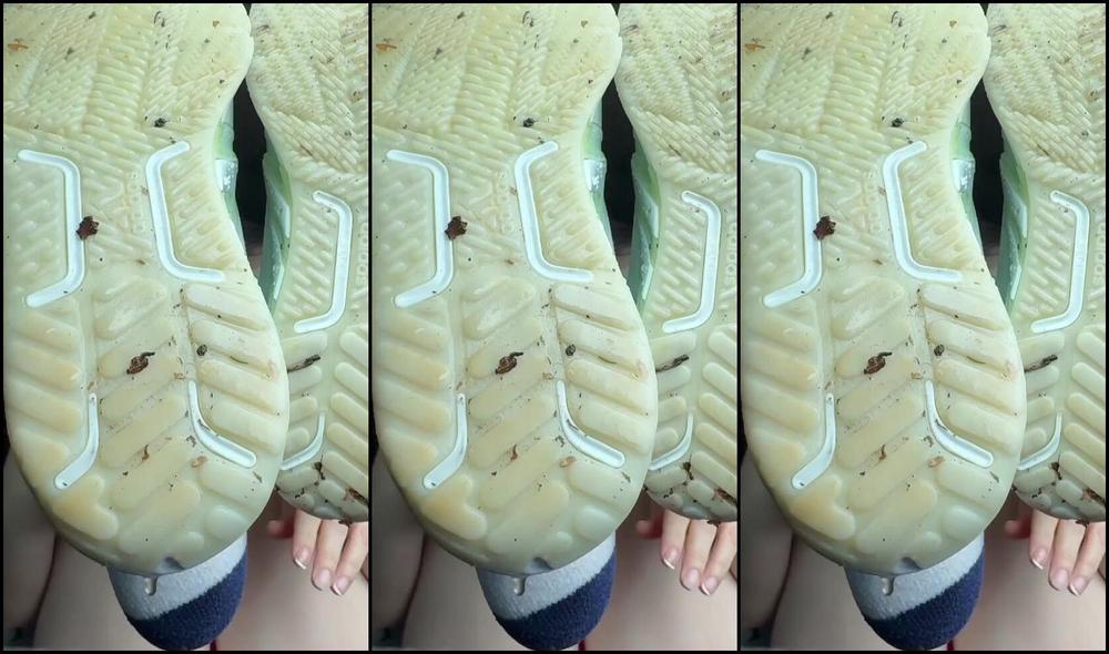 Joyfullfeet Nicknamed Joyfullfeet 08 18 2024 Onlyfans Video Went For A Walk And Got Caught In A Shower