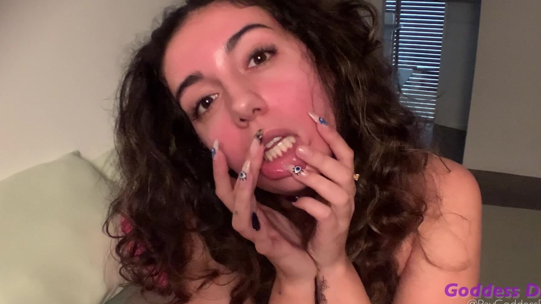 "GoddessDri" face fetish, goddess worship, lip fetish, mouth fetish, sfw Goddess Lips Manyvids