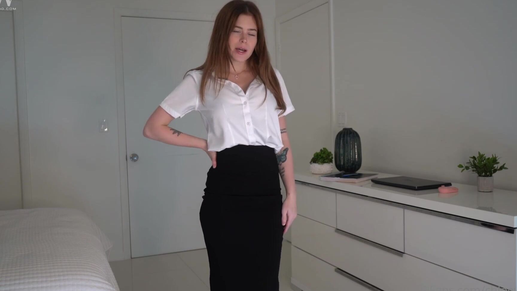 Chloe Wildd Nicknamed Chloewildd 04 03 2025 Onlyfans Video Secretary Slut Transformation 28 Min Full Scene 40 Wall Posti Used To Be The Sweet Quiet