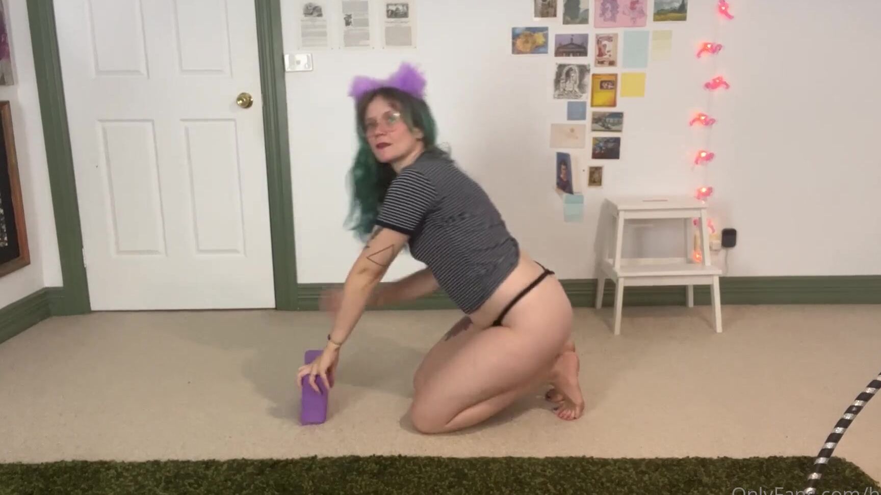Heidiv Nicknamed Heidiv 01 13 2025 Onlyfans Video Got To Stretch It Out Teasevideo Yoga Butt Feet
