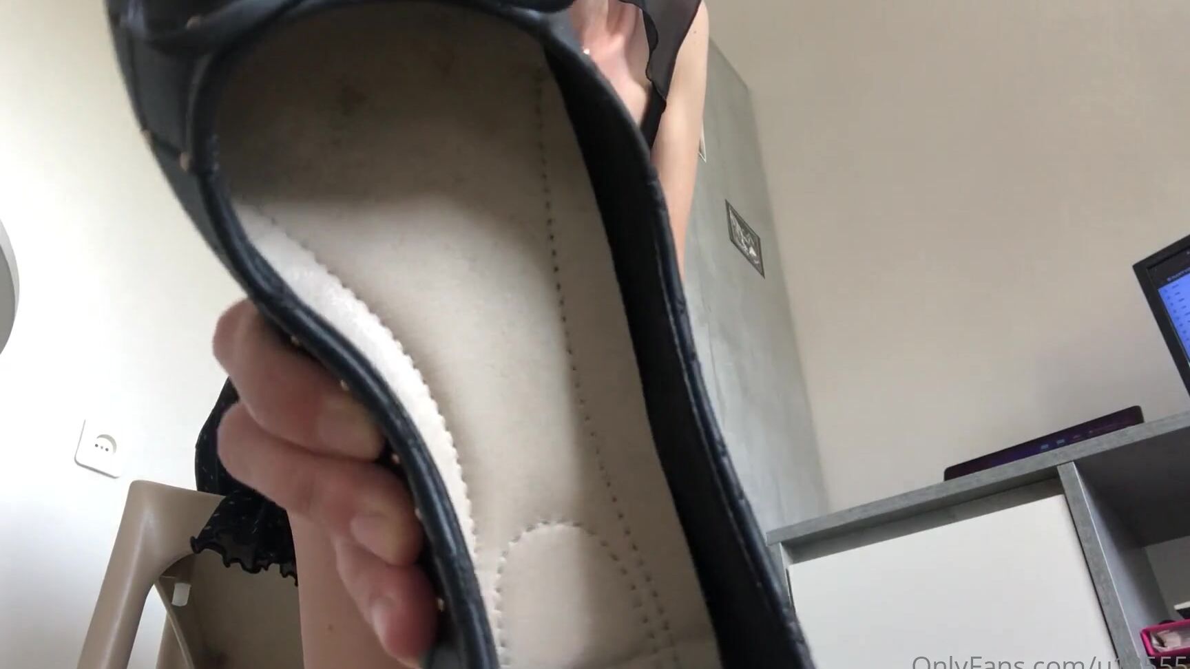 Watch My Feet Get Stinky: Onlyfans Video Stinky Shoes For My Foot Slut - Watch My Feet Get Stinky!