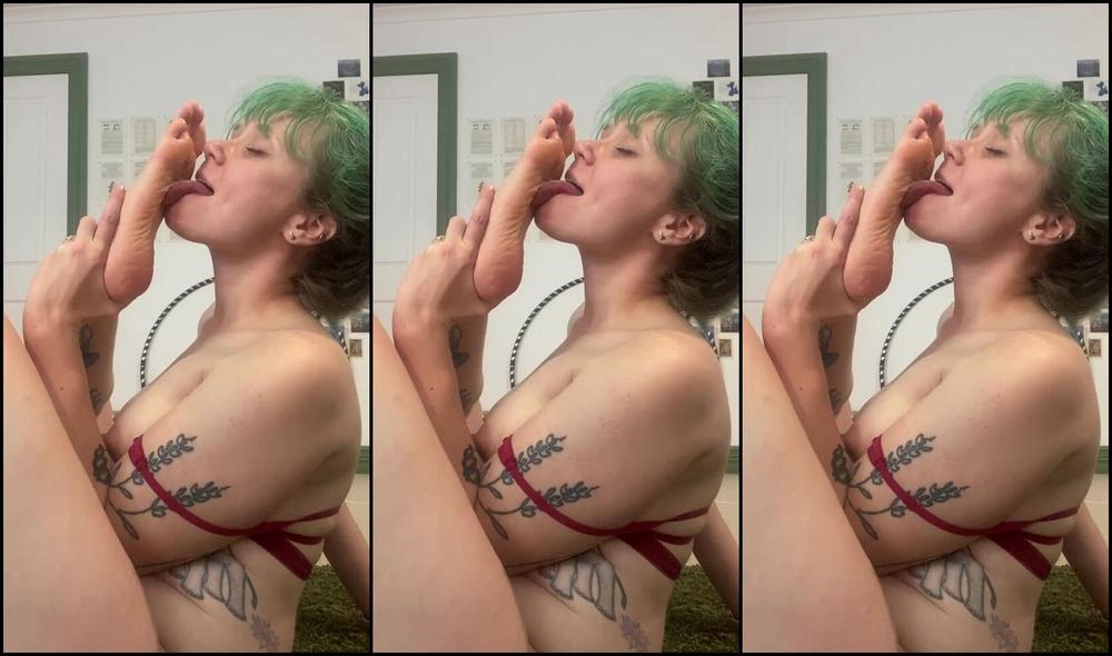 Heidiv Nicknamed Heidiv 04 15 2025 Onlyfans Video My Feet Deserve More Love Teasevideo Feet Sucking Licking Boobs