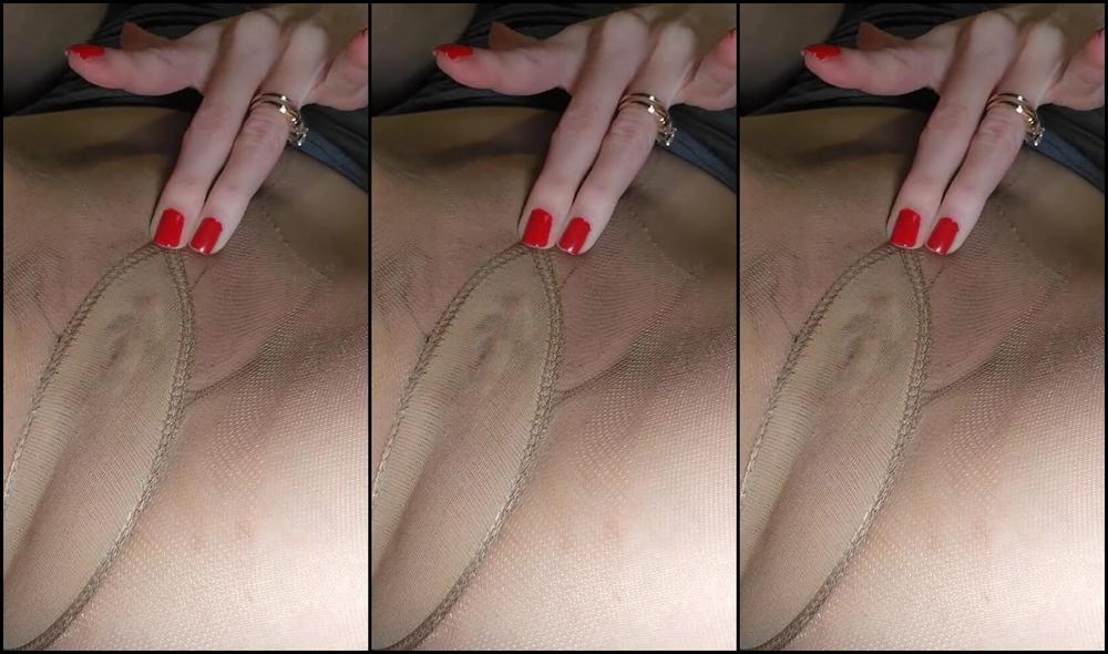 Onlyfans Video: Downtime for Nicknamed Dawndesire - A Little Downtime After A Long Day