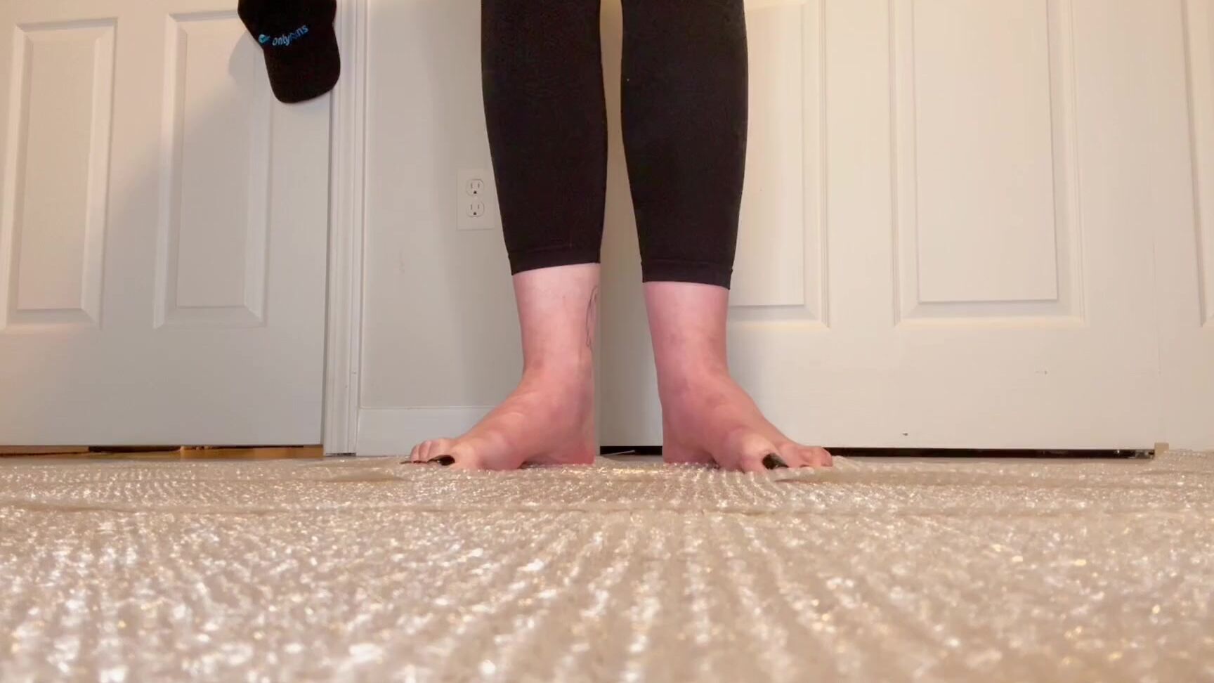 Peppermint Giantess Nicknamed Peppermintgiantess 11 07 2025 Onlyfans Video Bubble Wrap Stomping Every Pop Is A Reminder Of Where You Belong