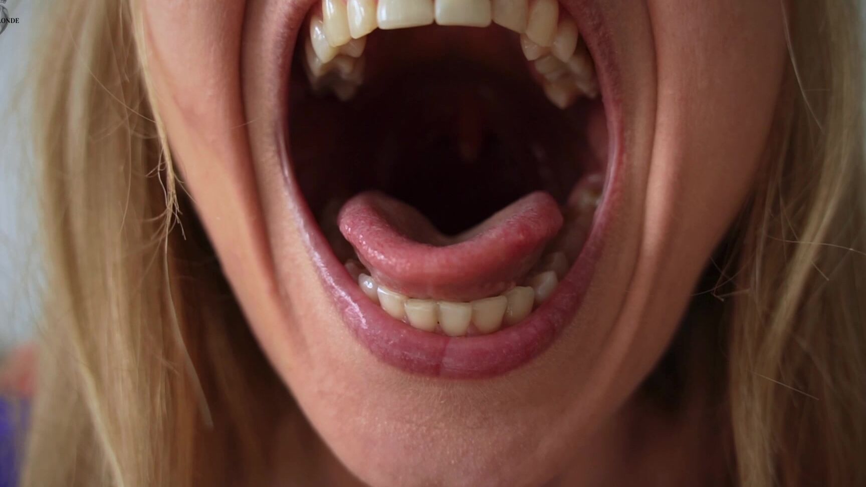 Sexsweetblonde In The Mouth Of A Giant Supergirl