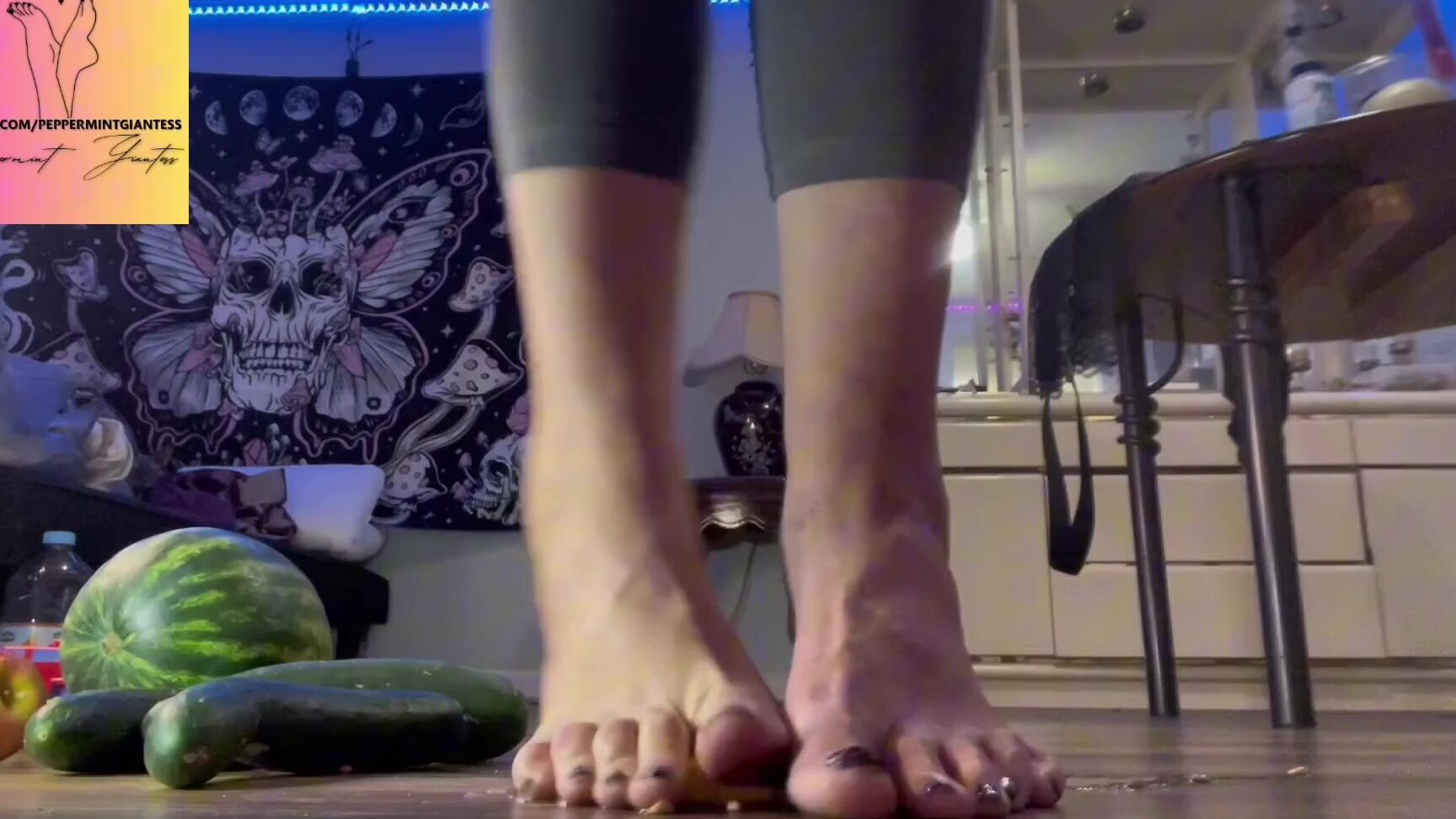 Peppermint Giantess Nicknamed Peppermintgiantess 11 23 2025 Onlyfans Video Fruit Crushing