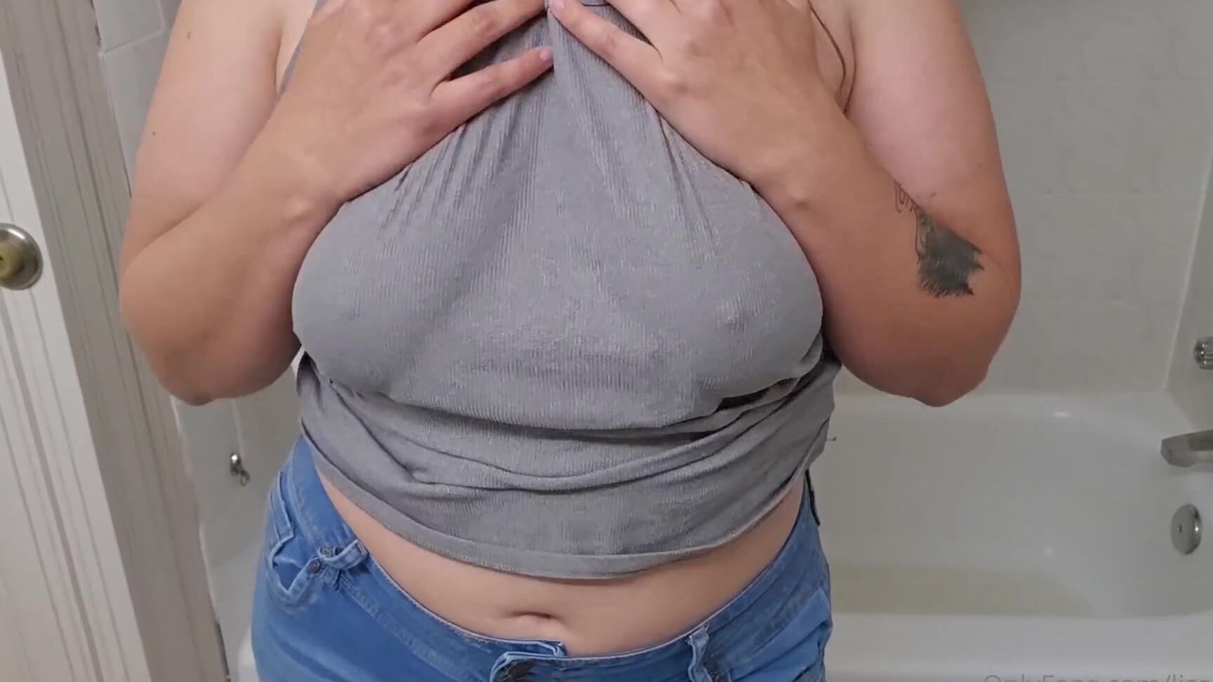 Lisa Asmr gets a sticky creampie in Onlyfans Video Tank Top Scratching Asmr