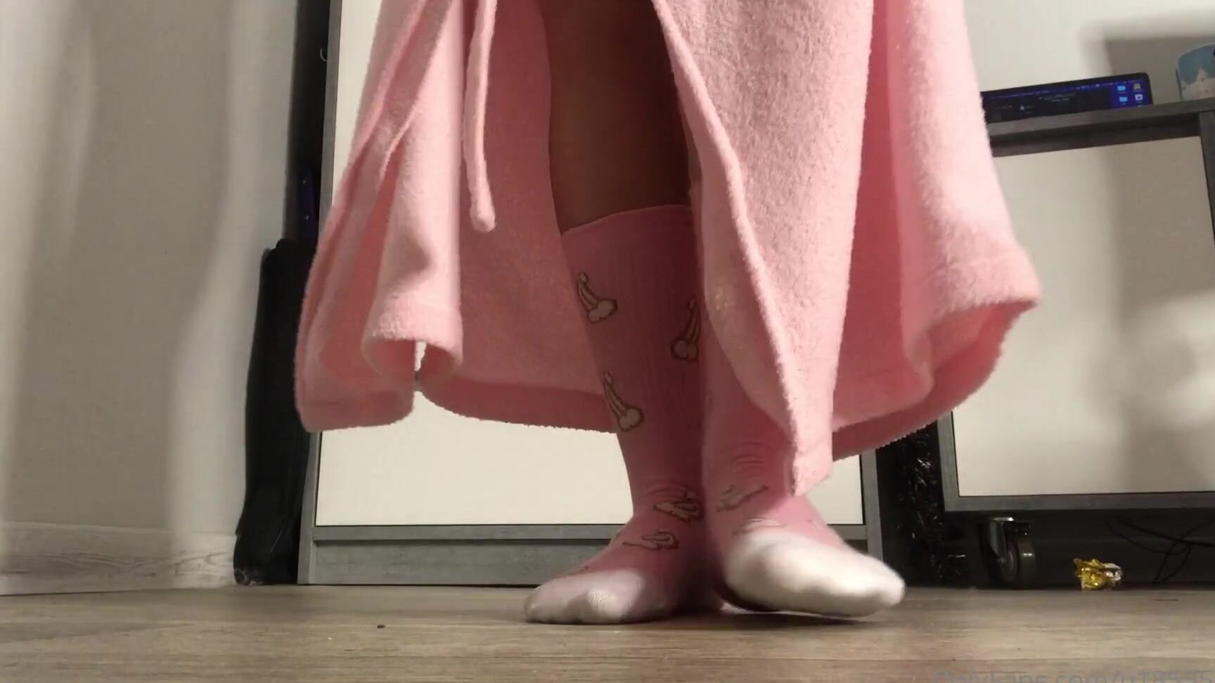 Watch Mistress Kathrynne Feetgoddess dominate and humiliate her submissive with Onlyfans Video Socks and Cocks