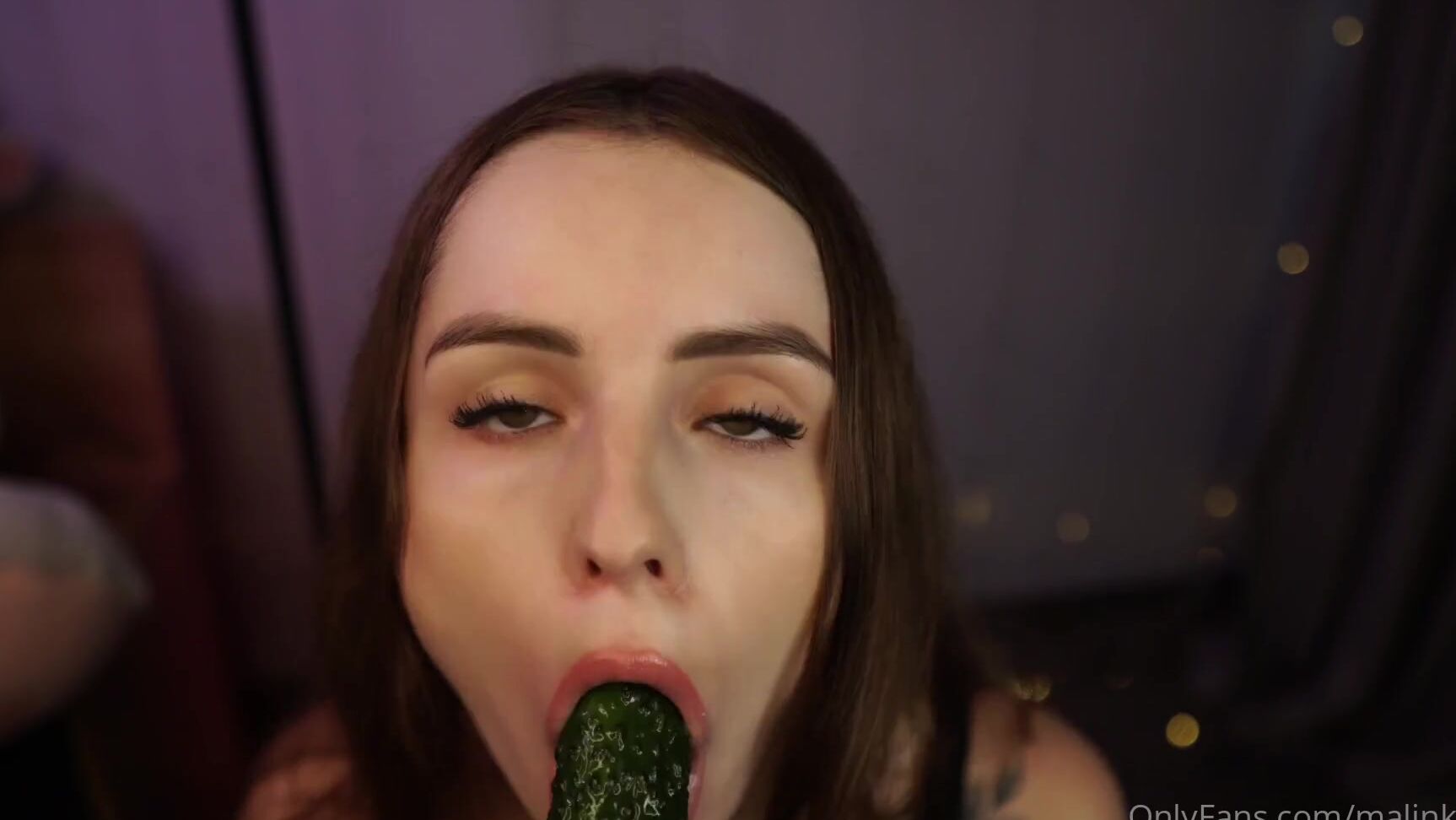 Juicybaby Nicknamed Malinkaa98 08 01 2025 Onlyfans Video Asmr Very Hot Booty Shake Micro Play Cucumber Sucks With Long Eye Contact