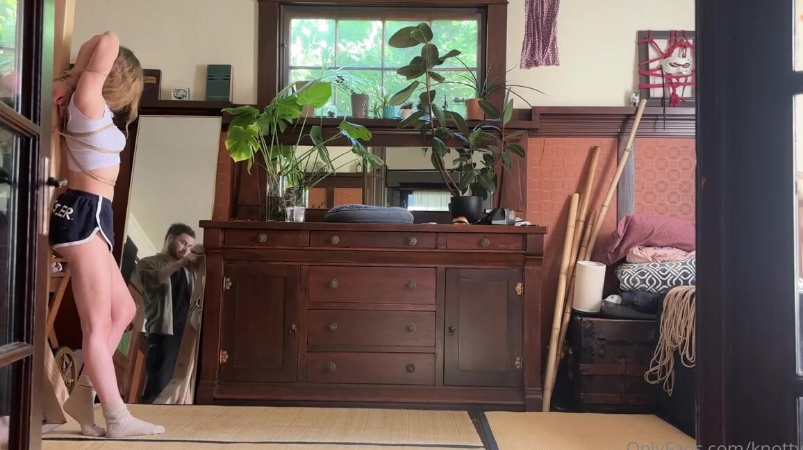 Onlyfans presents: Fairyberriez dominates with feet and rope