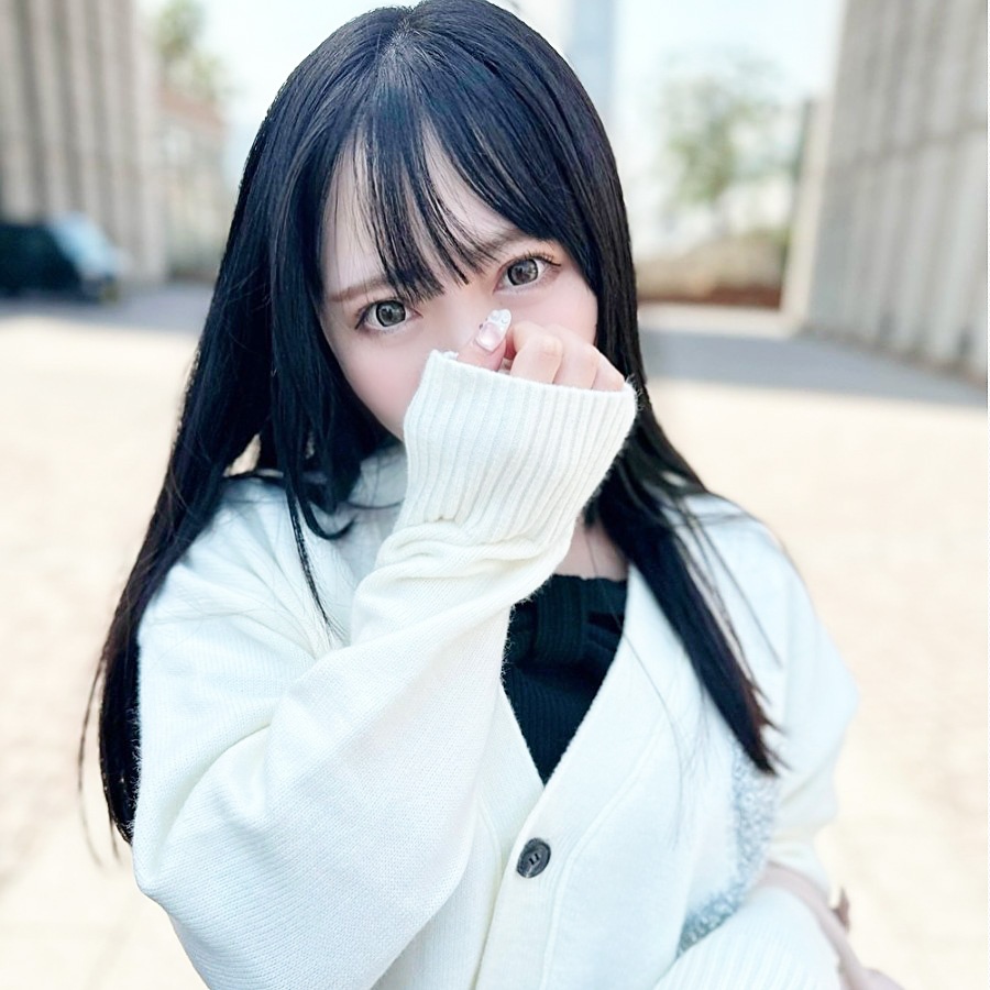 FC2-PPV-4663929 50%OFF!おっぱい好きなの？？黒髪の小悪魔が授.にゅう手コキでオジサン翻弄www「我慢汁凄いよぉ♡」真っ白な柔肌を密着させて迫る極上のG乳無毛マ◯コに大量射精！ Jav Girls 2025-04-04  "FC2-PPV-4663929 - uncensored"