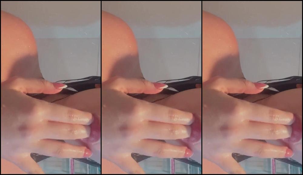 Onlyfans Video No Quieres Tomar: Mistress dominates with her big tits and sexy feet