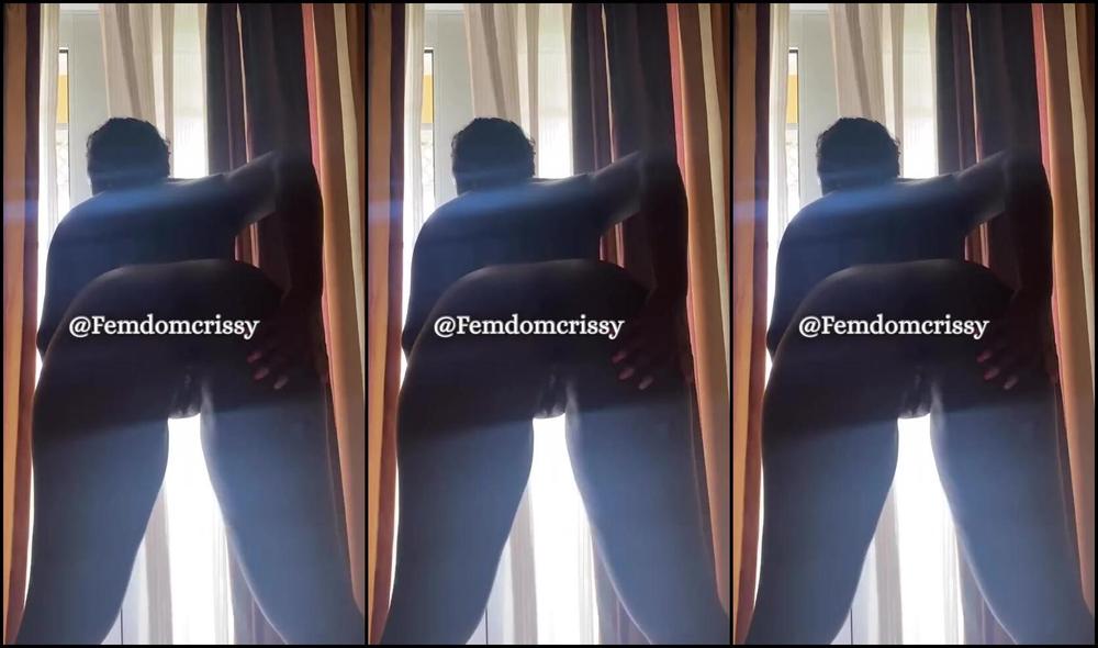 Onlyfans mistress dominates and makes her slave cum hard in femdomcrissy video