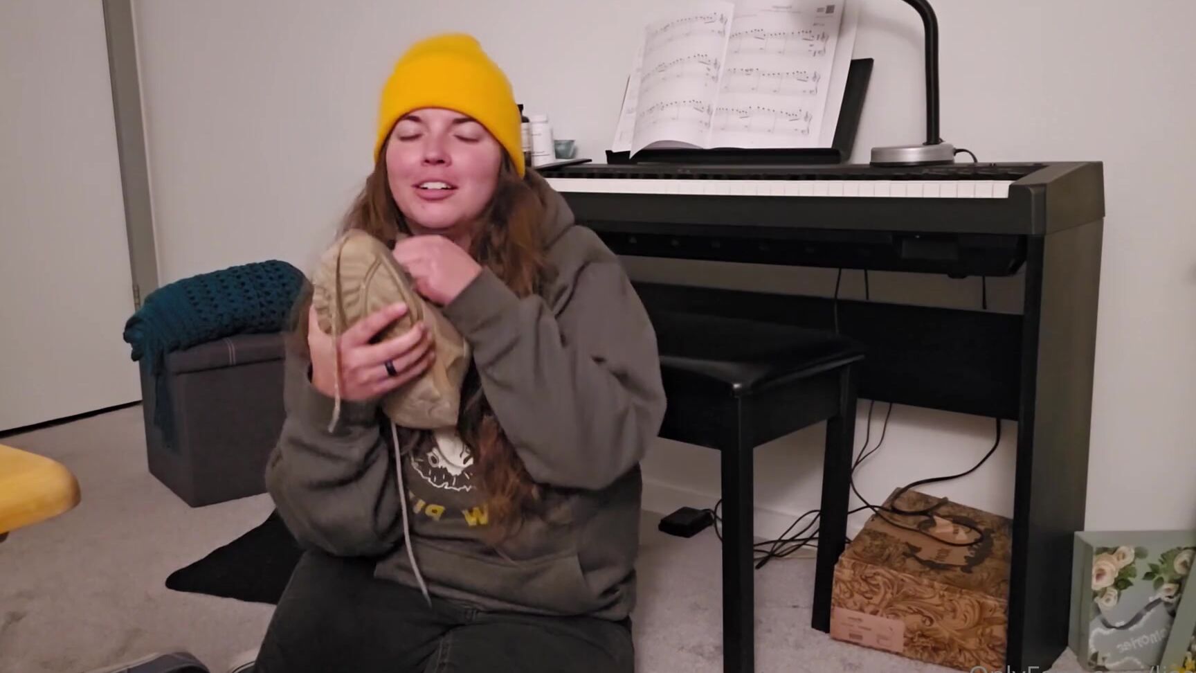 Lisa Asmr's Intimate Shoe Smelling ASMR in Onlyfans Video - Rp Only