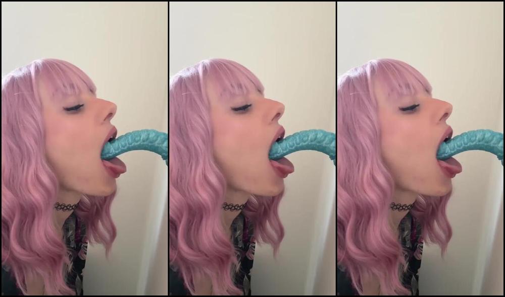 Watch Onlyfans' video of their mistress getting down and dirty with her submissive guy!