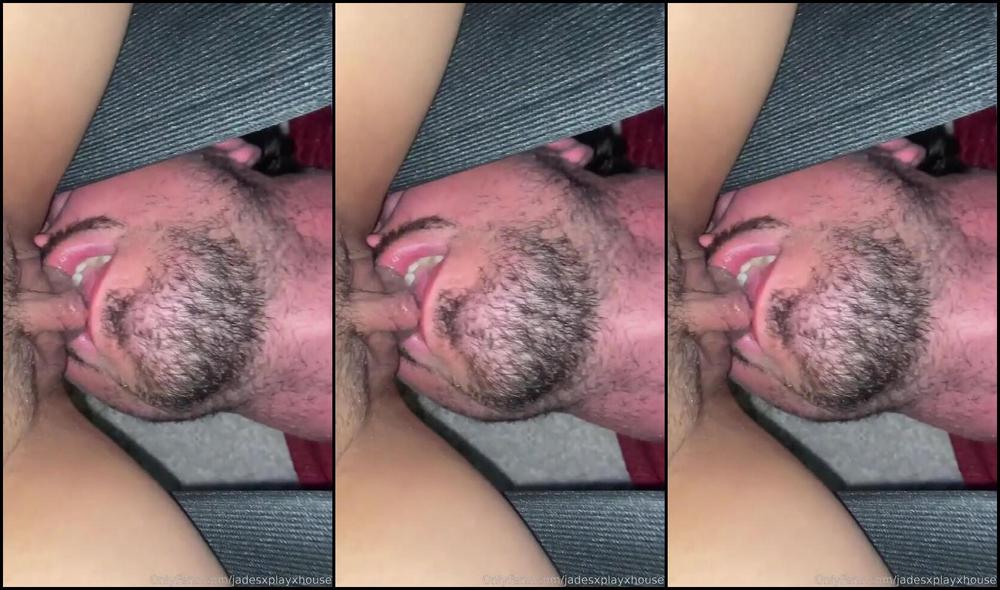 Jadesxplayxhouse gets her feet worshiped and dominated in Onlyfans video