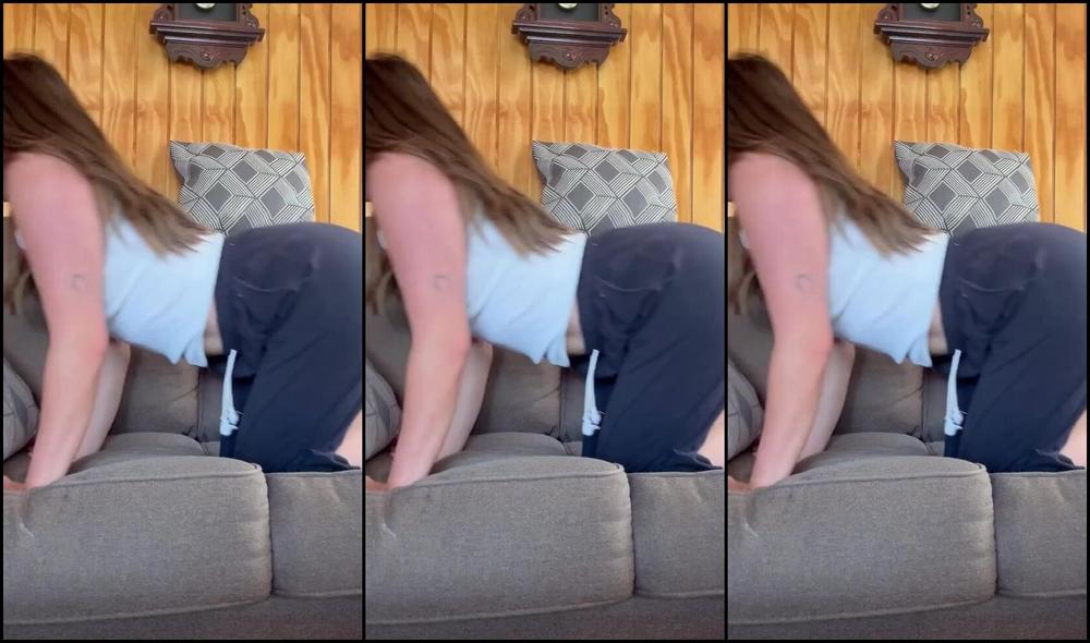 Flexible mistress Moringapazz dominates onlyfans with her amazing body in this fetish video