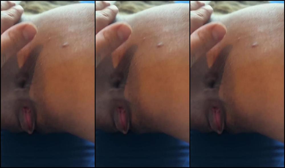 Kim Rampersad dominates Mi Culito and Muy Abierto in solo foot fetish video for Ti Mi Amor