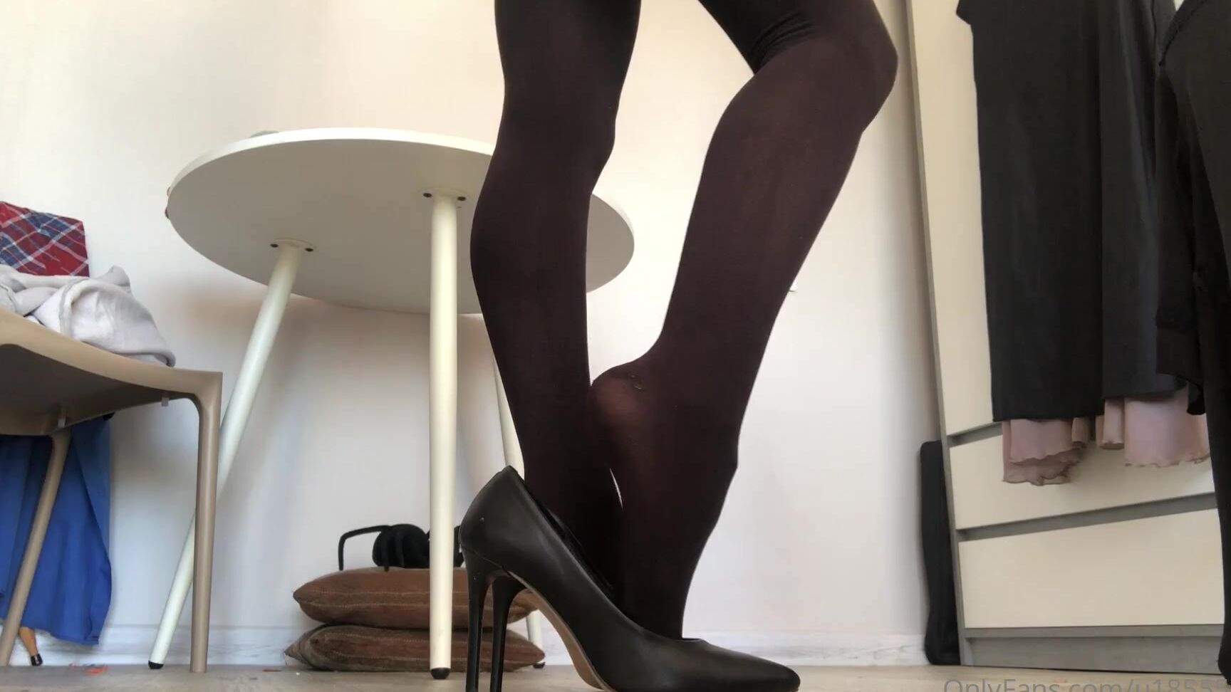 Watch Kathrynne Feetgoddess tease and pantyhose you with her kinky feet in Onlyfans Video Pantyhose Heels