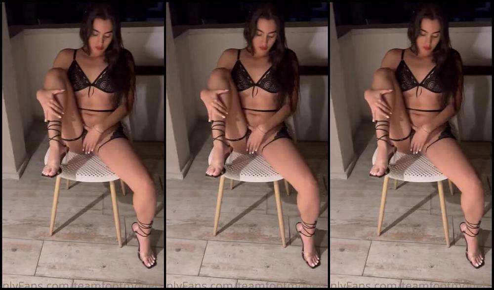 Onlyfans gets horny as she takes selfies for her networks - I love wearing lingerie with heels