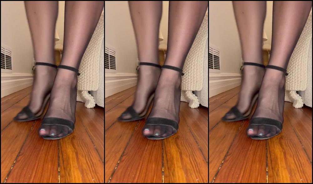 Alice Olsson Nicknamed Aliceexolsson 08 03 2024 Onlyfans Video I Just Got Home From Work Time To Take My Heels And Stockings Off After A