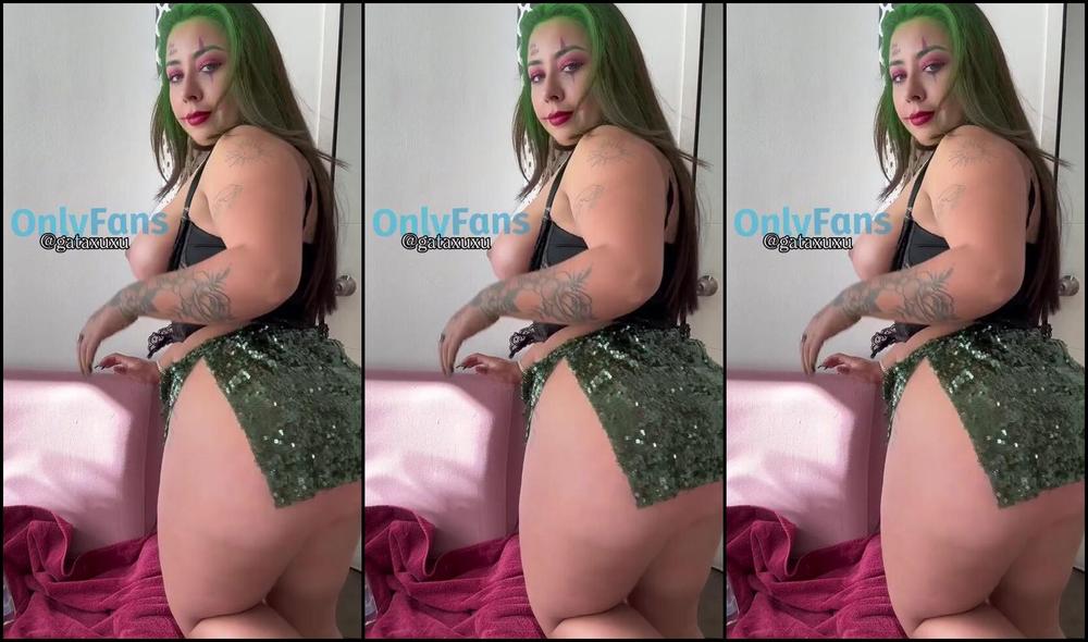 Onlyfans Exclusive: Femdom mistress Gata Xuxu dominates with feet & feet inexclusive video