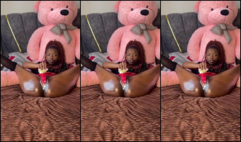 Sexxyy Daisy Nicknamed Sexxyy Daisy 10 23 2024 Onlyfans Video Teddy Holds Me While I Fuck My Pussy Hard